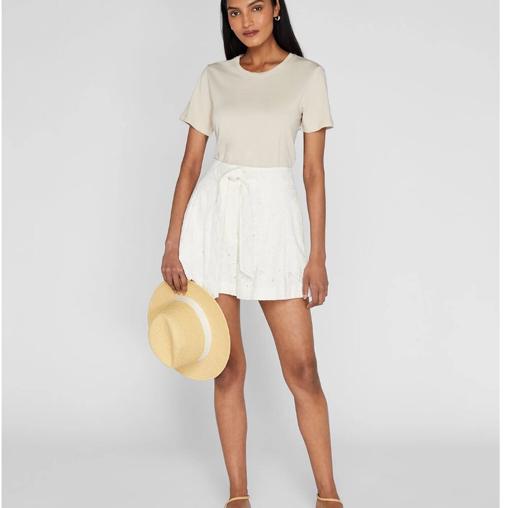 NWT Club Monaco Eyelet Short